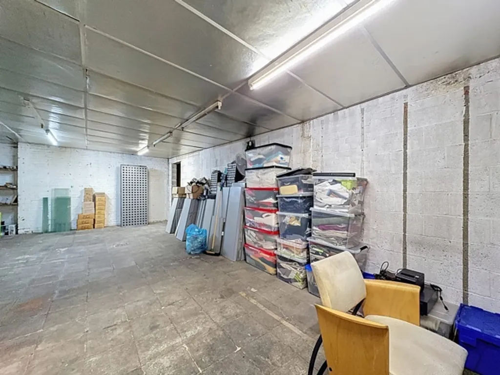 Garage - Loft with Courtyard in Jambes Centre