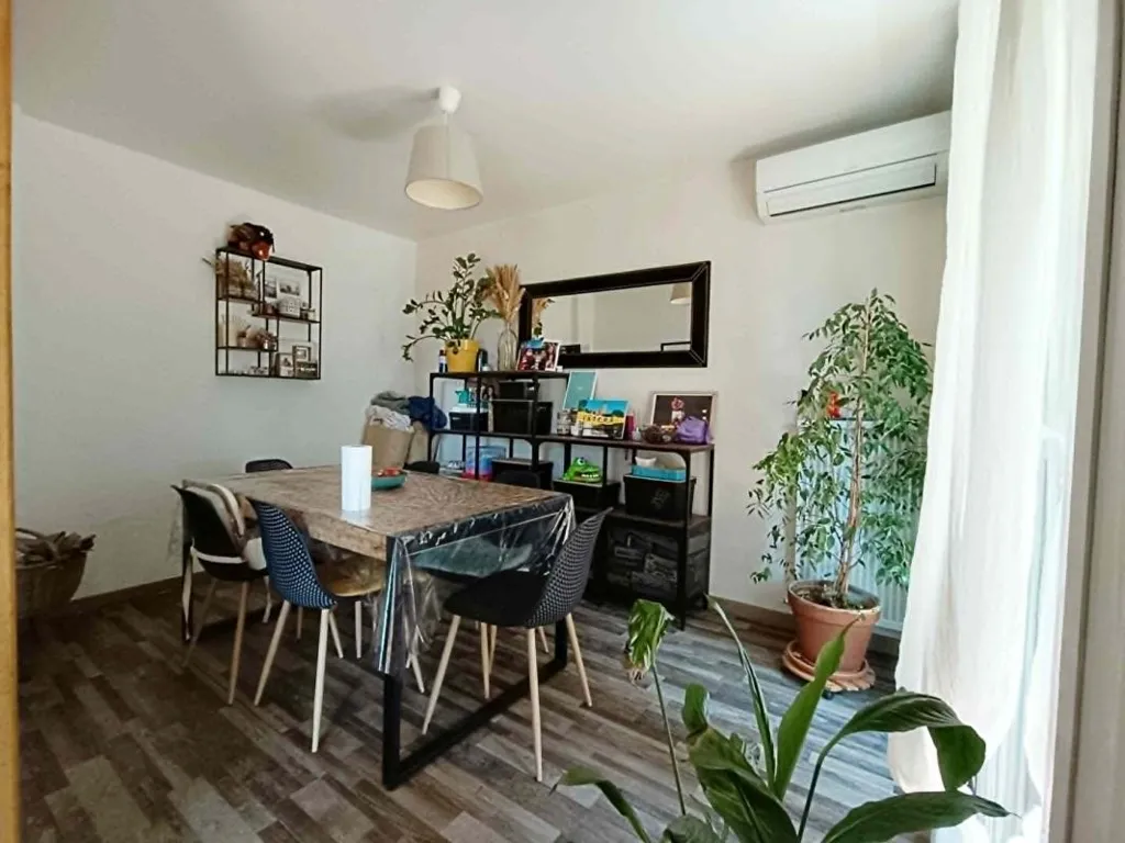 Söögituba - Apartment with Balcony in Istres