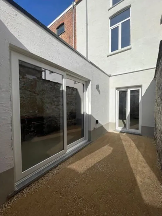Maison Rénovée avec Terrasse à Orientation Ouest