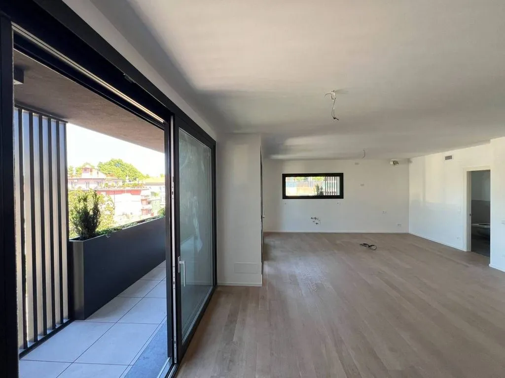 Living Room - Luxury Penthouse with Rooftop in Mestre, Venice
