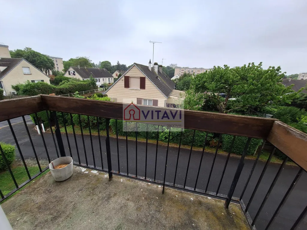 Rõdu - 3-Bed Apartment with Balcony in Creil