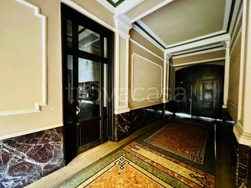 Hallway - Period Apartment with Balconies in Turin