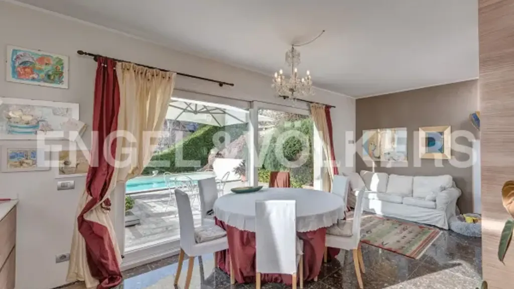 Salle à manger - Contemporary Villa with Lake View in Civate
