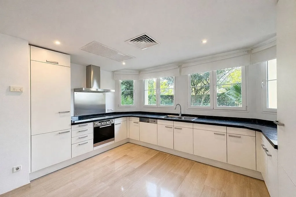 Cuisine - Modernised Ground Floor Flat with Pool in Bendinat