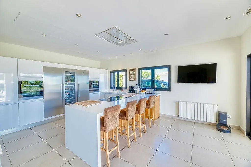 Cuisine - Villa with Pool and Terrace in Cala Vinyes