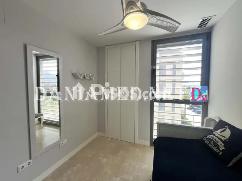 Chambres - Apartment with Pool in Deveses Playa