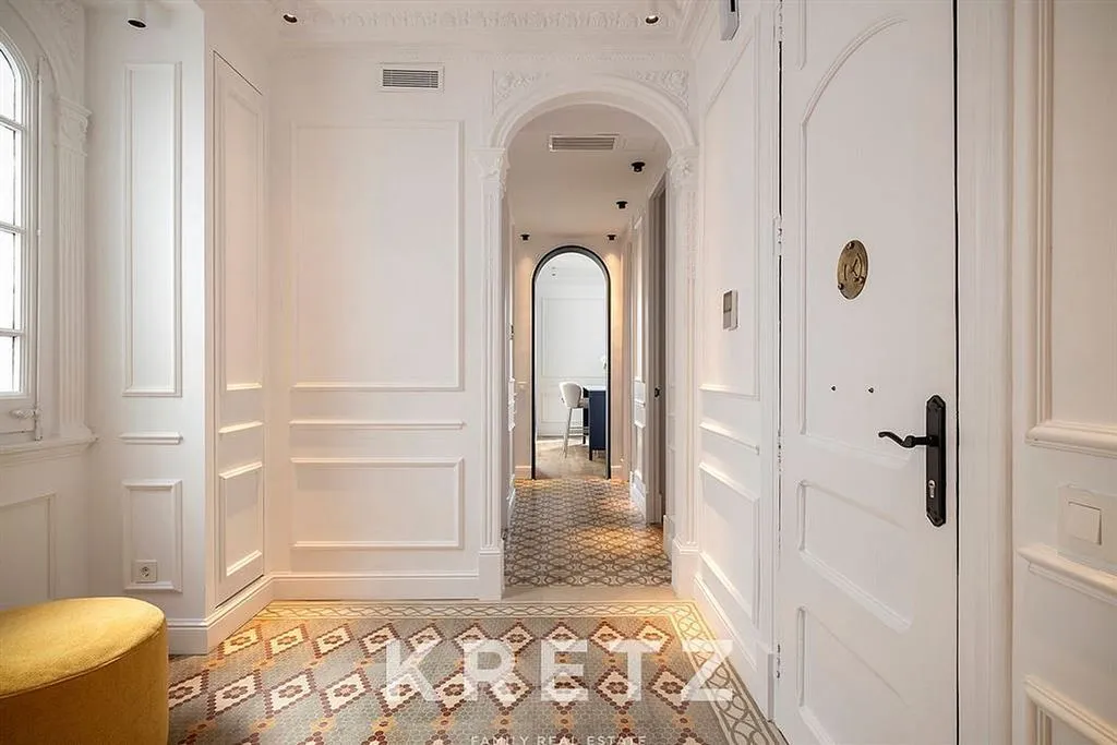 Esik - Apartment with Balcony in Eixample Izquierdo