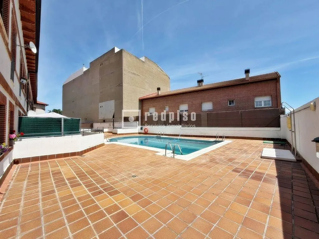 Bassein - Apartment with Pool in Fontanar