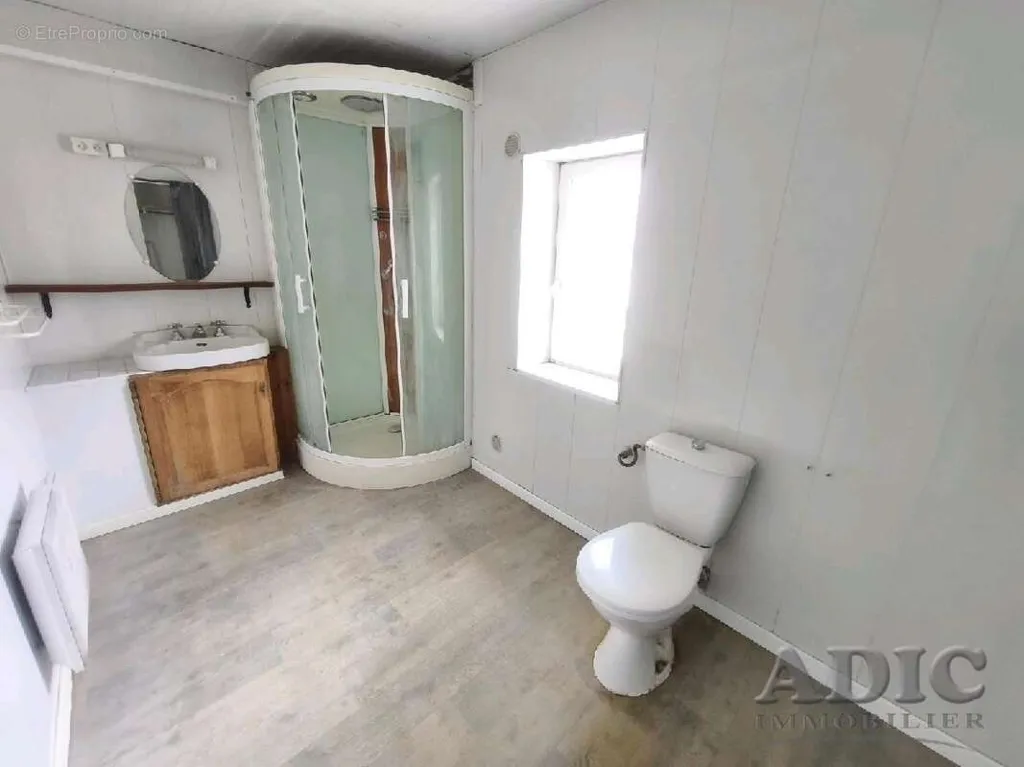Vannitoad - 2-Bedroom Apartment with Garage in Ver-Sur-Launette
