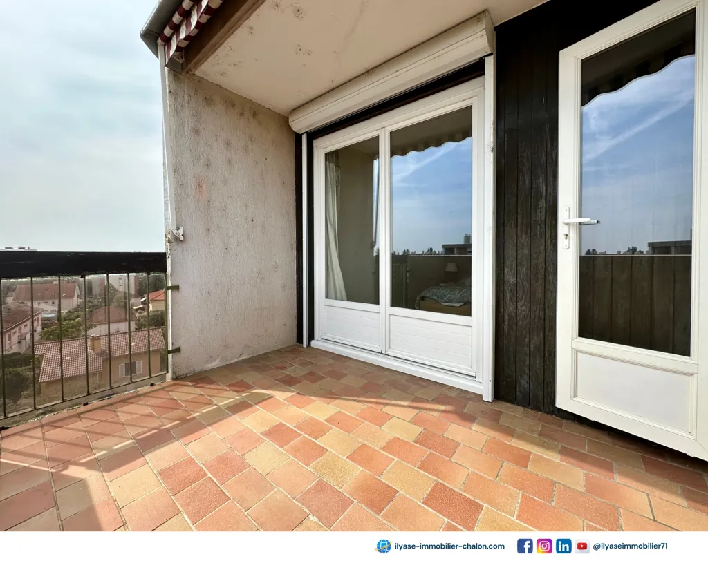 Balcony - Bright T4 Apartment with Balcony in Chalon-sur-Saône