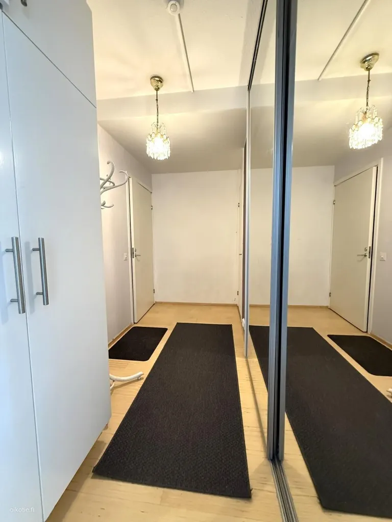Pièces - Studio Apartment with Glazed Balcony in Härkämäki