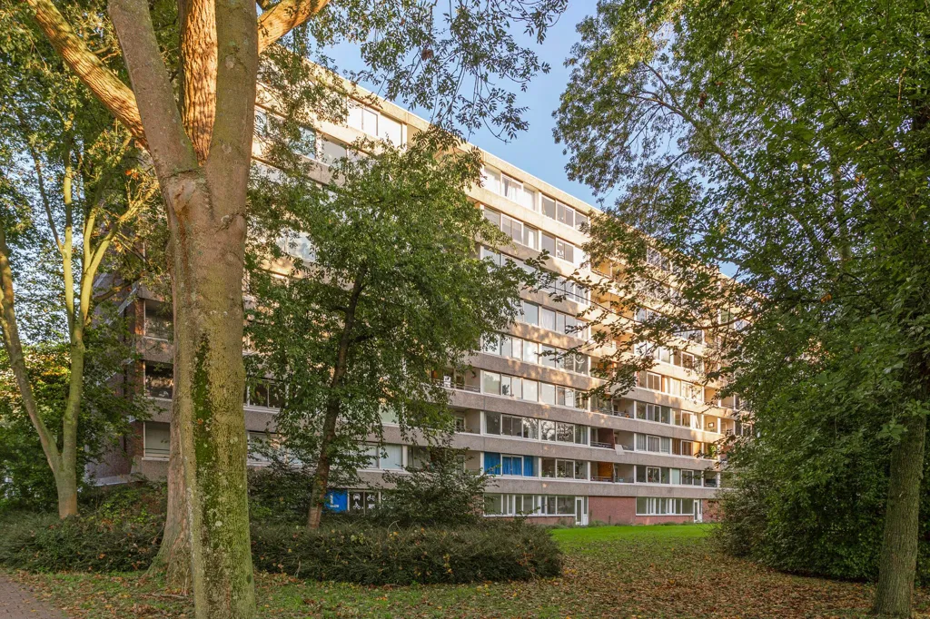 Extérieur - 4-Bedroom Apartment with Balcony in Overvecht