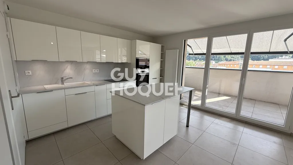 Cucina - Modern Flat with Terrace in Bourgoin-Jallieu