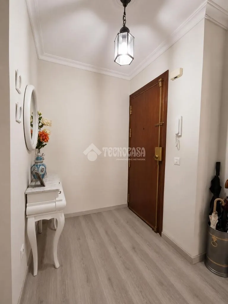 Ingresso - Ground Floor Flat with Patio in Seville East