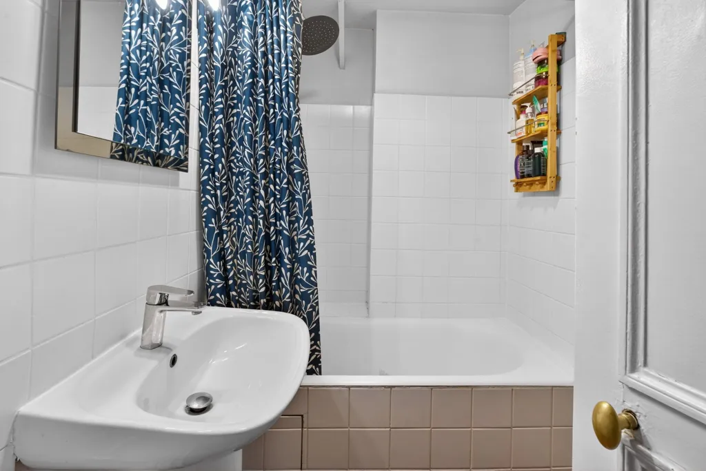 Salles de bain - Appartement 5 pièces à Paris 9ème