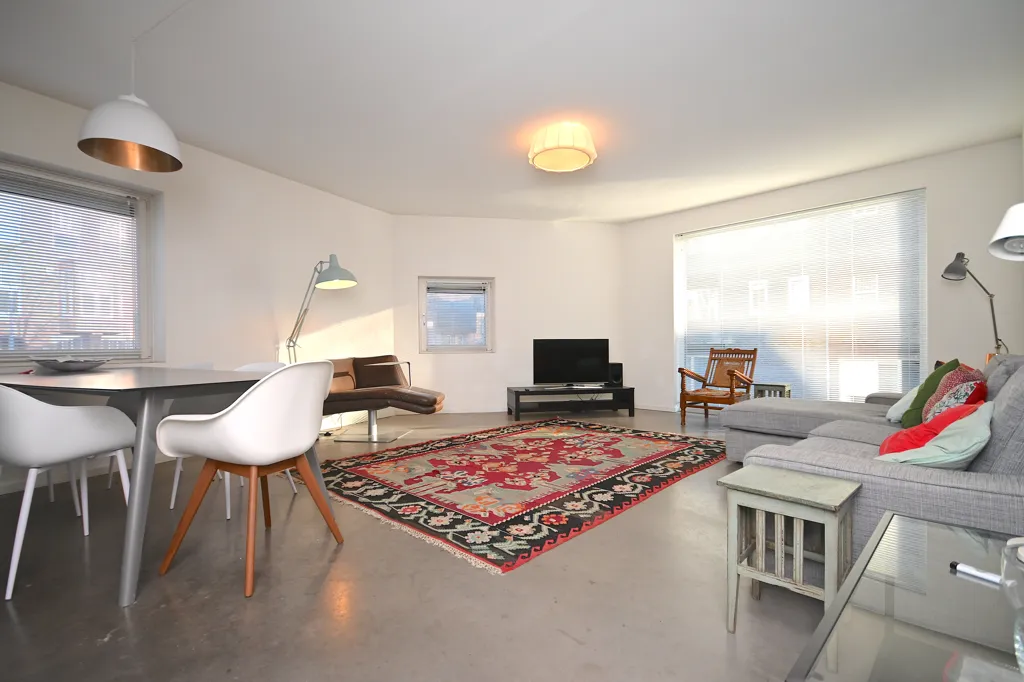 Furnished Two-Bedroom Flat with Balcony in Groningen