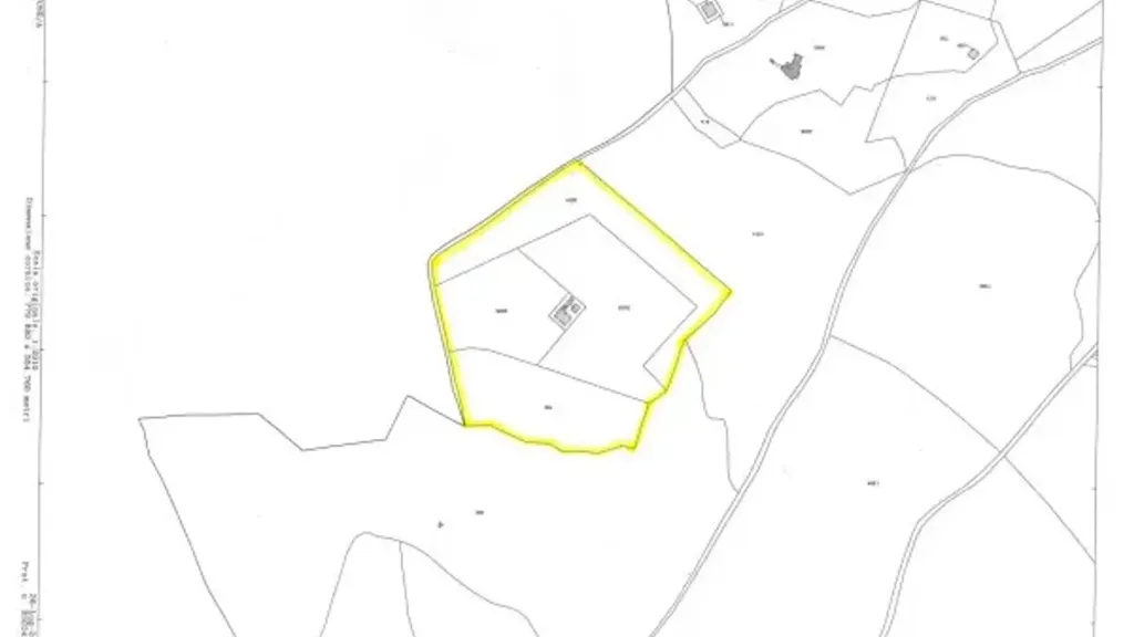 Plaan - Rustic Property with Water Source in Vestone