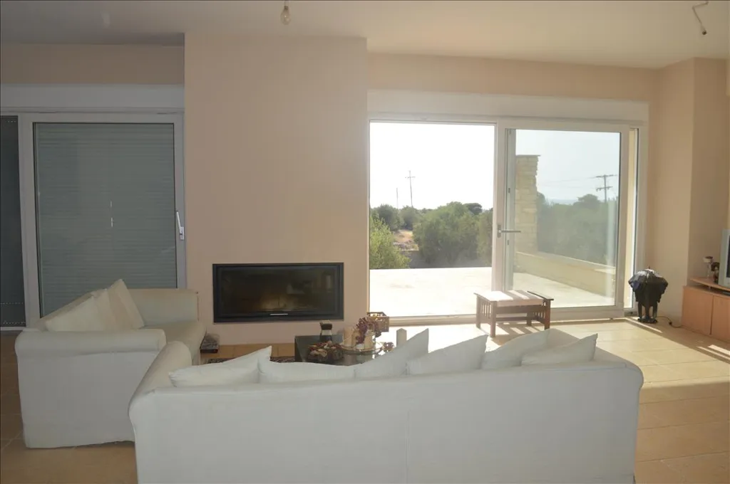 Appartement 6 pièces à Loutraki