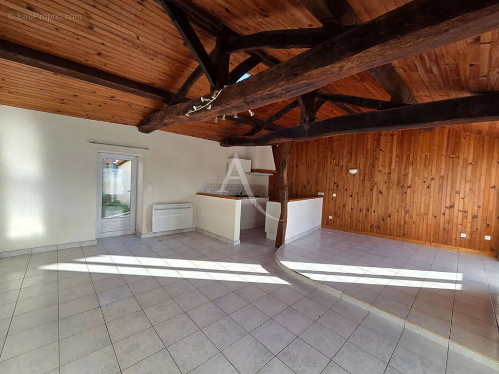 Toad - Pebble Cottage with Garden in Palluau