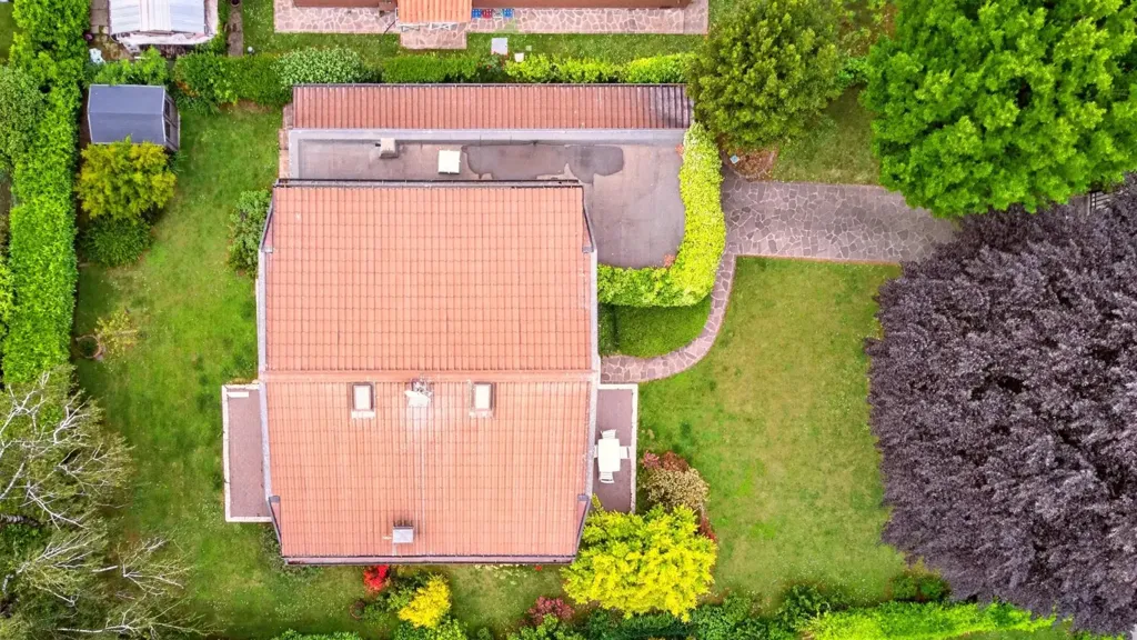 Õhuvaade - Villa with Private Garden in Arese