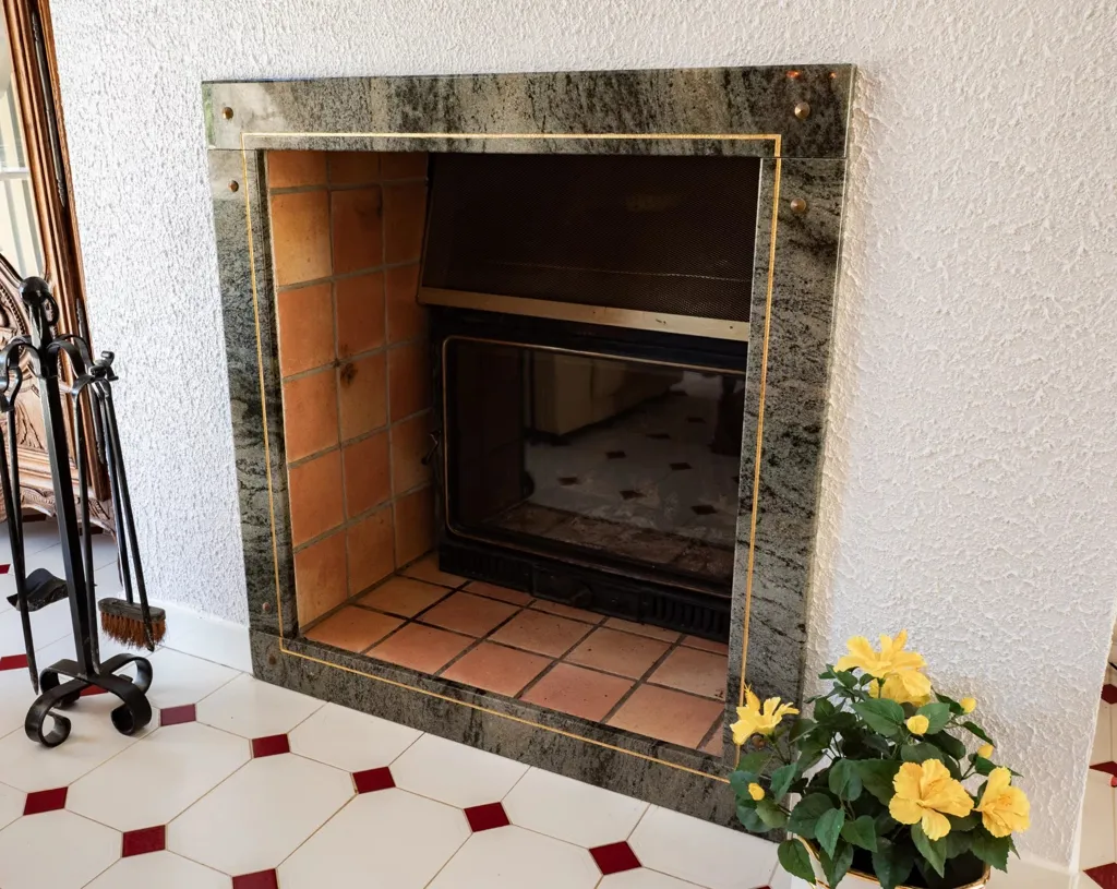 Séjour - Maison avec Vue Montagnes et Piscine à Bédarieux