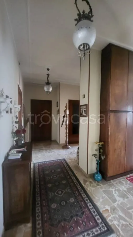 Esik - Central Apartment with Balcony in Canale