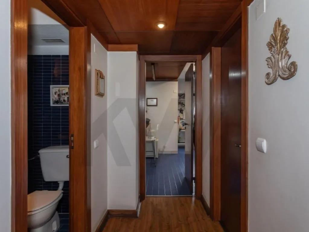 Entrée - Luxury Duplex Apartment with Independent Upper Level in Lisbon