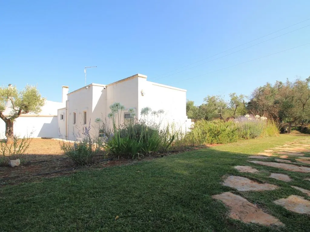 Aed - Rustic Villa with Pool in Ostuni