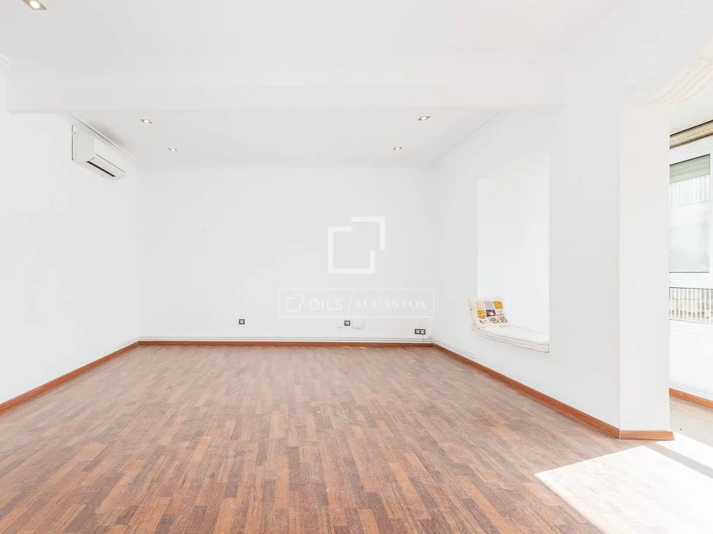 Pièces - Bright Apartment with Terrace in Barcelona