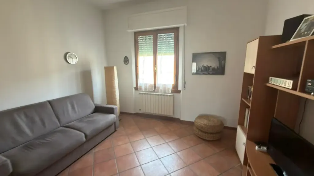 Elutuba - Trilocale with Terrace in Florence