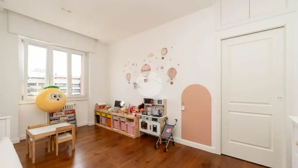 Chambres - Fully Furnished Triplex with Balcony in Pero