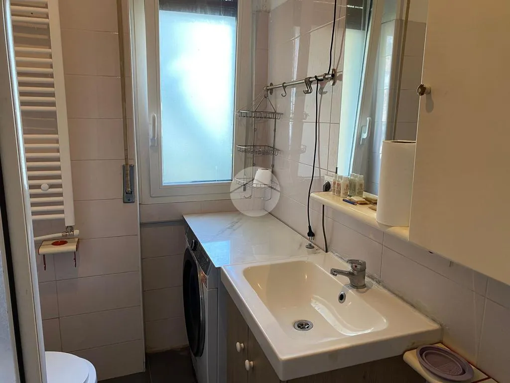 Salles de bain - First Floor Flat with Balcony in Milan South