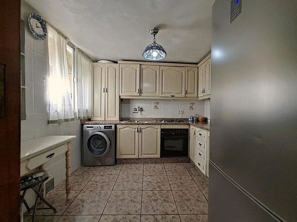Cuisine - Apartment with Balcony and Terrace in Cúllar Vega