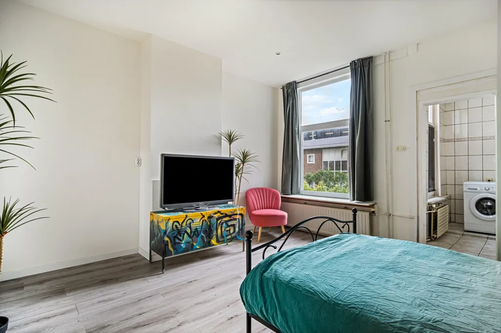 Bedrooms - Characterful Detached House with Garden in Leiden
