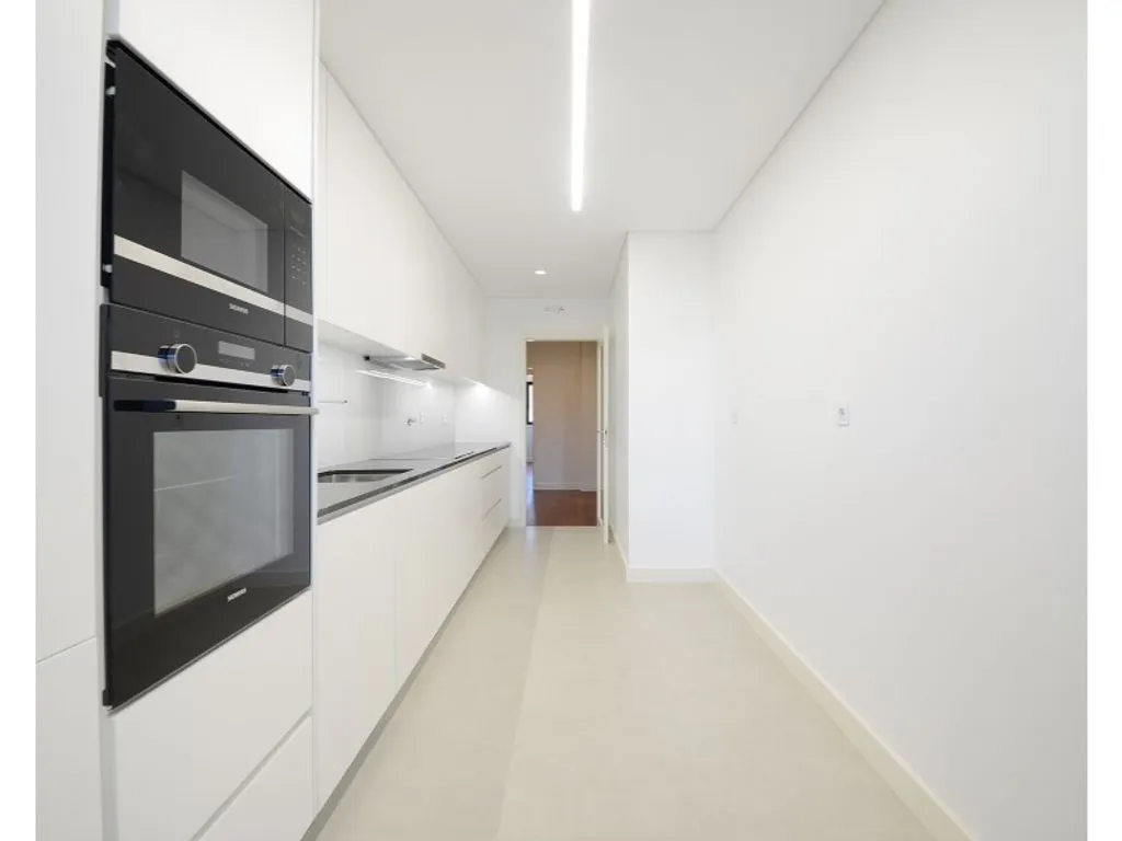 Cuisine - Luxury 4-Bed Apartment with Terrace in Matosinhos