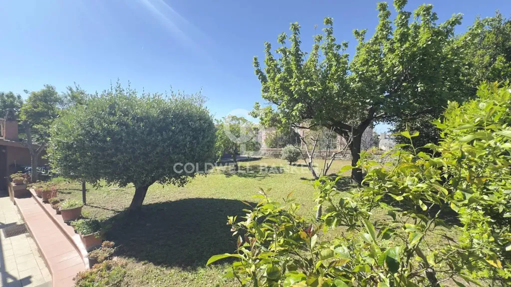 Jardin - Trilocale with Private Garden in Tarquinia