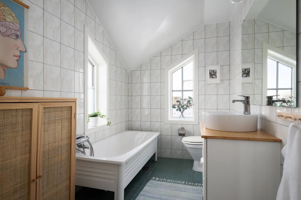 Salles de bain - Renovated Villa with High Ceilings on Dalarö