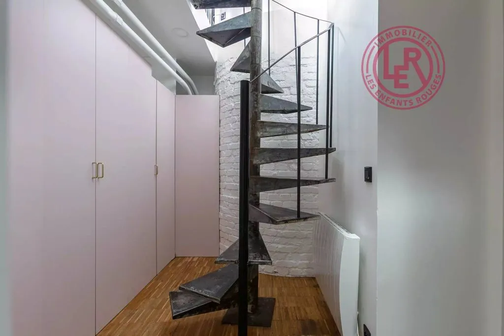Pièces - Loft de 2 Chambres avec Hauteur sous Plafond dans le 9ème Arrondissement