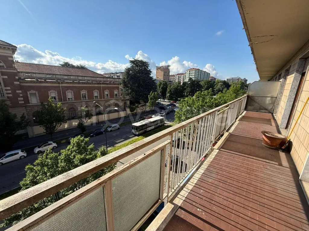 Rõdu - Quadruplex with Triple Exposure in Corso Vercelli, Turin