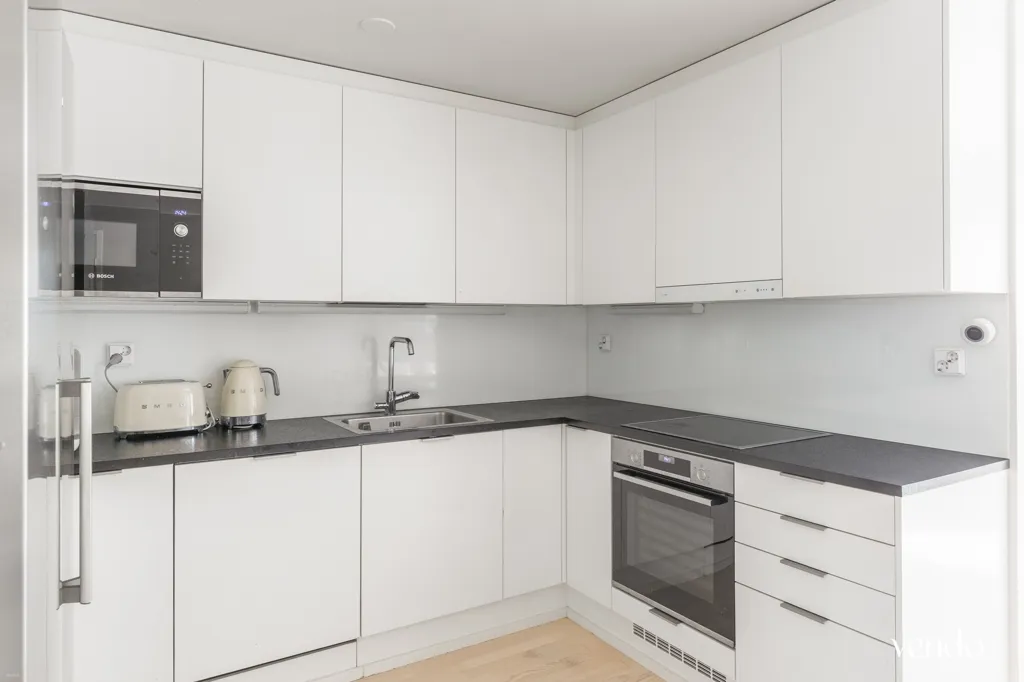 Cuisine - Modern Apartment with Balcony in Vanha Munkkiniemi