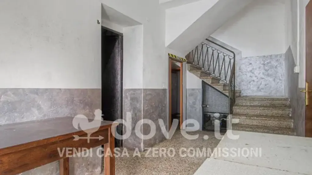 Entrée - Villa for Renovation in Zogno