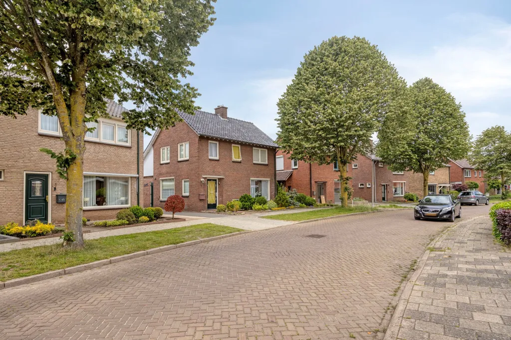Exterior - Two-Storey House with Garden in Denekamp
