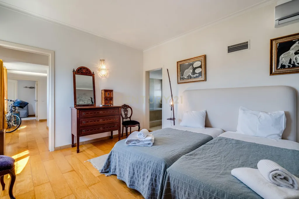 Bedrooms - Sea View Villa with Pool in Alvor