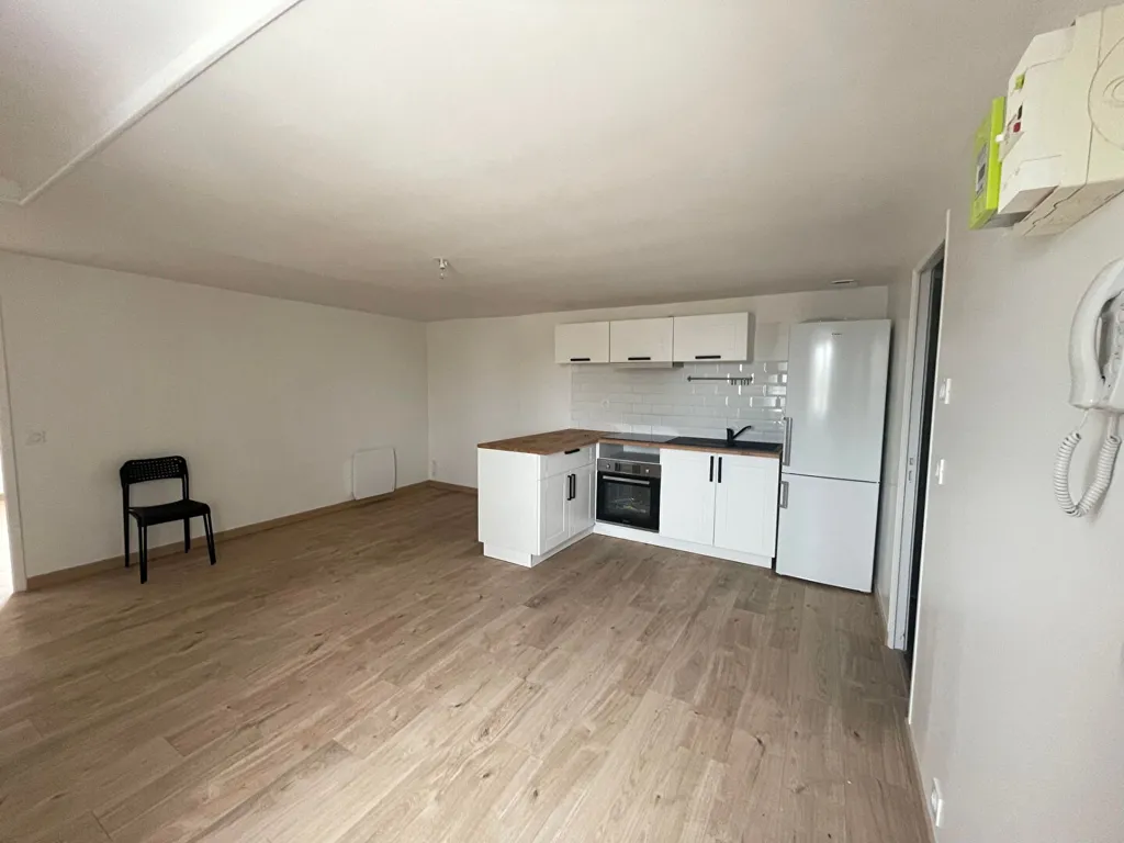 Cuisine - Appartement Meublé 2 Pièces à Selle-Craonnaise