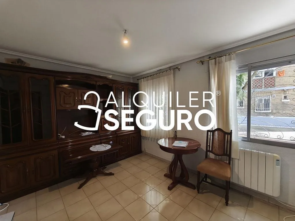 Sala da pranzo - Fully Furnished Flat with Balcony in Torrero