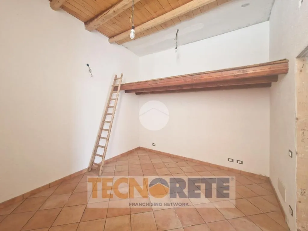 Pièces - Restored Two-Bedroom in Monreale