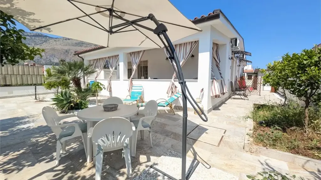 Terrass - Rustic Villa with Private Garden in Carini