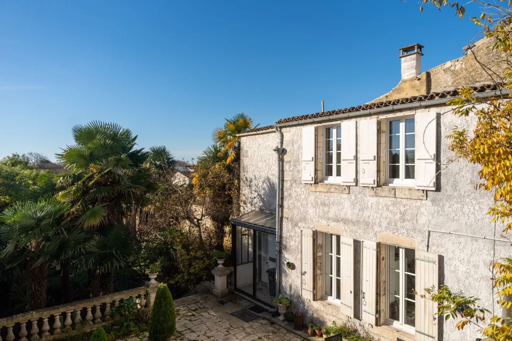 Extérieur - Maison de Luxe avec Terrasse à Marennes