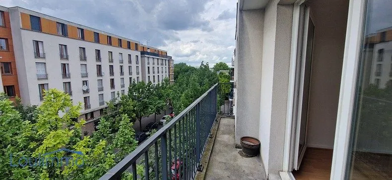 Balcone - 2-Bedroom Apartment with Balcony in St Denis
