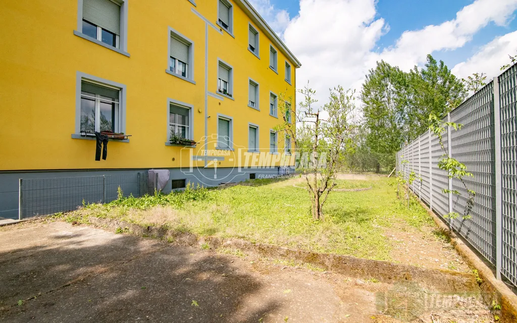 Jardin - Rustic-Style Flat with Central Heating in Sesto San Giovanni